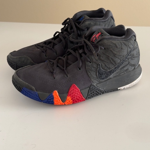 Kyrie 4 Year of the Monkey Sneakers basketball shoe  943806-011 Mens US size 10 - Picture 1 of 7